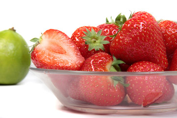 Schale mit Erdbeeren