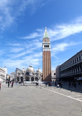 Fototapeta premium Place Saint Marc Venise, Italie, Campanile et basilique.