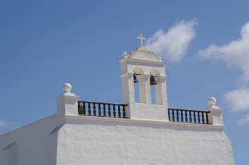 Church in Uga, Lanzarote © Peter Leslie