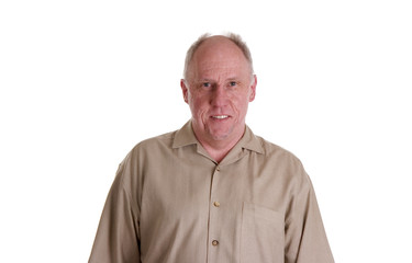 Obraz premium Stary facet w brązowej koszuli uśmiecha się