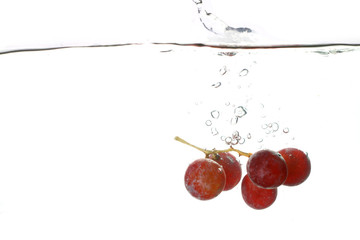 Fototapeta na wymiar grape water splash