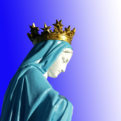 Obraz premium statue de la Sainte Vierge Marie détourée, sur fond bleu