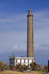 Vista completa del faro