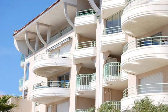 Fa&ccedil;ade de r&eacute;sidence secondaire 1