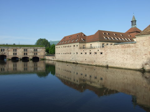 Strasbourg, L'ENA et les Ponts Couverts