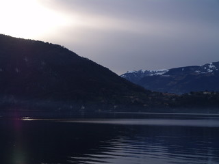 Lago e montagna vicino a Lecco, Italia - obrazy, fototapety, plakaty