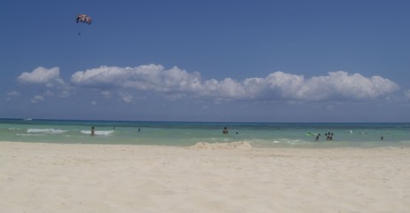 Fototapeta na wymiar plage..playa d'el carmen