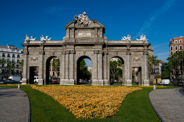 Obraz premium Alcala Door (Puerta de Alcala) in Independence Square. Madrid