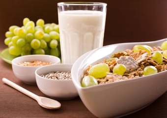 muesli, milk and grape