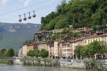 Cercles muraux Ville sur leau Quais de Grenoble avec les Bulles