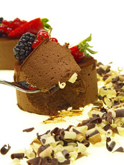 schokoladen tartelettes mit frischen beeren