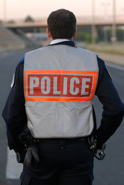 police secours gilet reflechissant