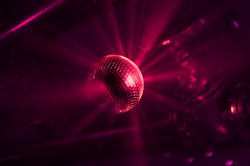 shining discoball / mirrorball in motion