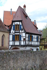 Haus an der Mauer