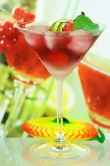  Summer alcoholic recreational drink with mint and lemon