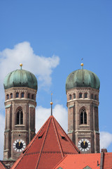 Fototapeta na wymiar Wieże Frauenkirche