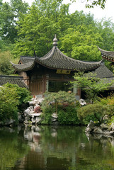 Naklejka premium Pond in classic chinise garden, Hangzhou, China