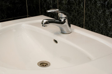 A beautifull bown in a bathroom 2