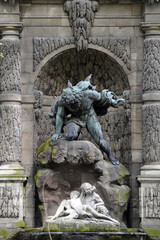 Fototapeta na wymiar fontaine Marie de Médicis, jardin du Luxembourg, Paris