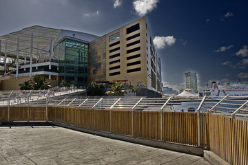 Centro comercial moderno