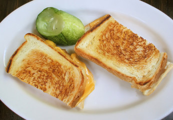 Traditional Lunch Time Favorite: Grilled Cheese Sandwich