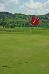 Obraz premium Golf field and beauty surroundings