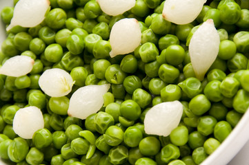green peas with pearl onions