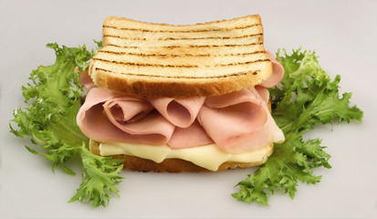 toast al formaggio e prosciutto