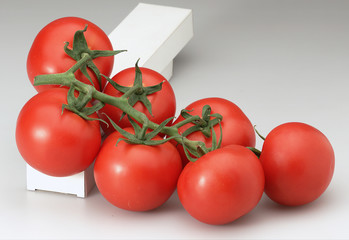 pomodori grandi tondi