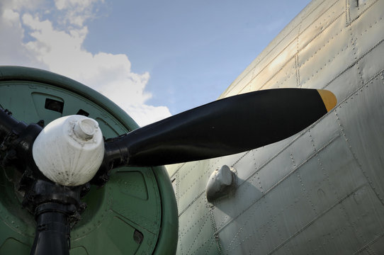 Aircraft LI-2 - Propeller Detail