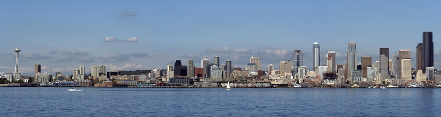 Fototapeta na wymiar Panoramiczny widok z nabrzeża Seattle, Waszyngton