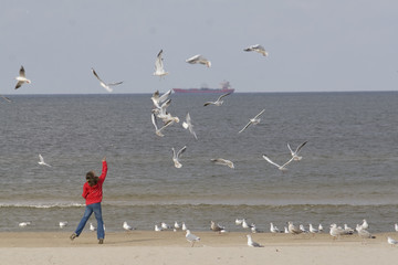 M&auml;dchen am Strand von Swinem&uuml;nde