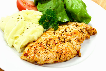 hähnchenbrust mit püree und salat