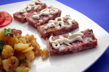 Sülze mit Kartoffeln