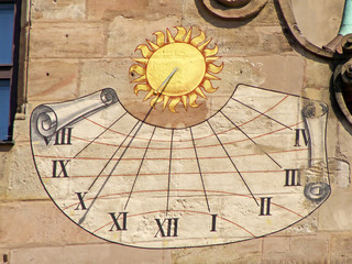 Fototapeta na wymiar Zegar słoneczny - zegar słoneczny