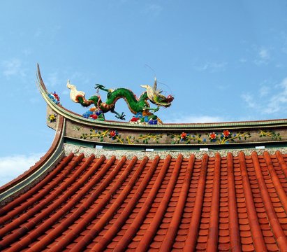 Fototapeta Decorated Temple Roof