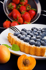 blueberry cake and strawberry