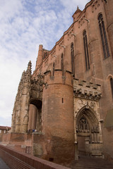 Eingang zur Kathedrale Sainte-Cécile Seitenansicht