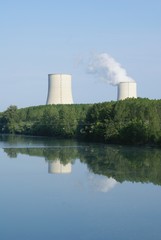 centrale nucléaire au bord de la Garonne