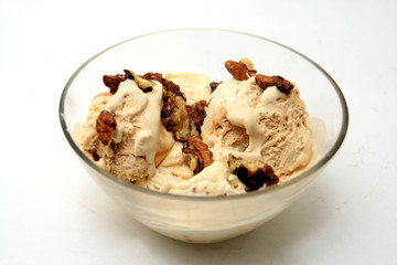 Nuts and hazzelnuts icecream