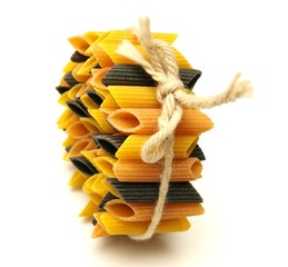 Penne colorés