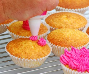 decorating cakes