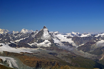Fototapeta na wymiar Flug zum Matterhorn-Stolz von Zermatt