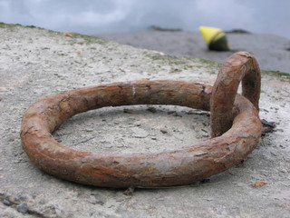 anneau sur une cale