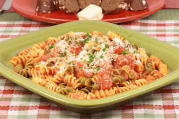 pasta with fresh tomato sauce 