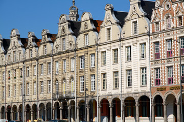 Arras : les places ( détail )