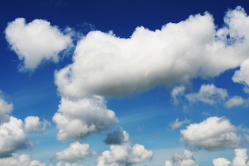 Obraz premium White clouds and sky