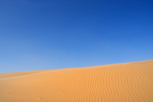 desert © Li Ding