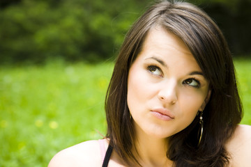 Naklejka premium Beautiful young woman outdoors