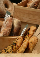 fresh bread market stall - 8075789